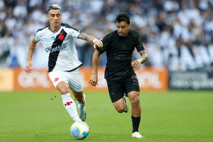 Memphis quebra jejum de um mês e comanda passeio do Corinthians sobre Vasco